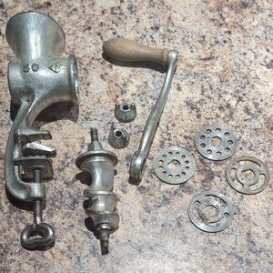 Vintage Metal Meat Grinder *BINI